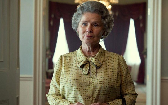 The Crown: Netflix, dizide 'son kraliçe' Imelda Staunton'ın görüntüsünü paylaştı
