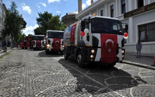 Kars Belediyesi araç parkına yeni araçlar ekledi