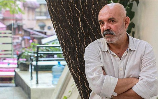 Evli oldukları pek bilinmiyor! İşte Çukur'un Koçovalı'sı Ercan Kesal'ın kendisi kadar ünlü eşi