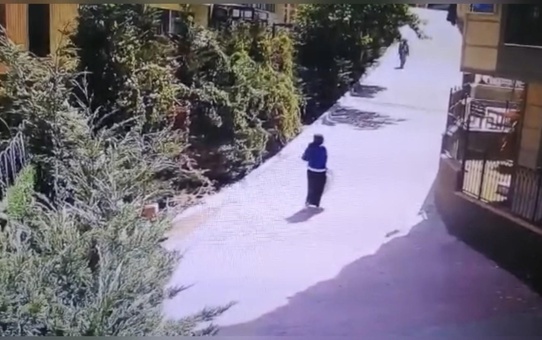 Çin'den getirilen 1 milyon 200 bin liralık mal gümrükten çalındı, zanlı kamerada