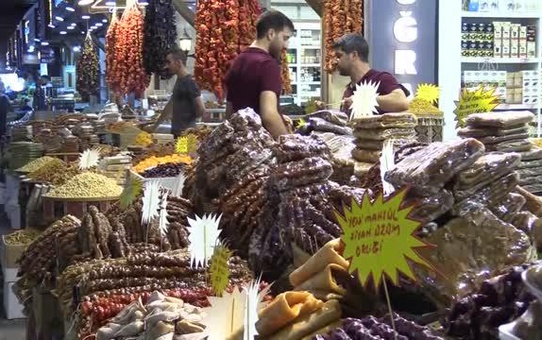 Son dakika... Gurbetçiler dönüş öncesi yöresel ürünlere rağbet gösteriyor