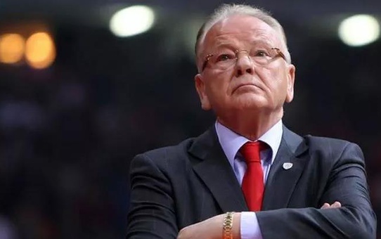 Son Dakika! Anadolu Efes'i de çalıştıran basketbol efsanesi Dusan Ivkovic, yaşamını yitirdi