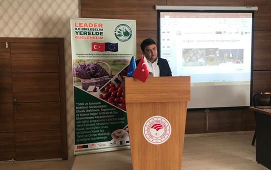 Kavak'ta tıbbi ve aromatik bitkiler bilgilendirme toplantısı düzenlendi