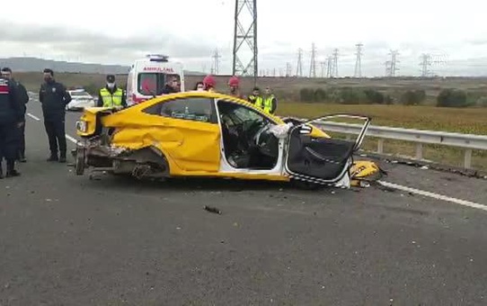 Son dakika haber... Kuzey Marmara Otoyolu'ndaki trafik kazasında 2 kişi öldü, 1 kişi yaralandı