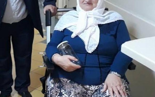 Budamak için çıktığı ağaçtan düşen kadın öldü