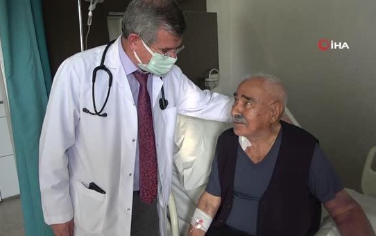 87 yaşındaki hastanın 5 damarı tek seansta açıldı
