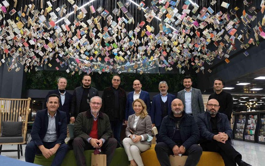 Turkuvaz Medya'dan Avrupa'nın en büyük kitabevine ziyaret