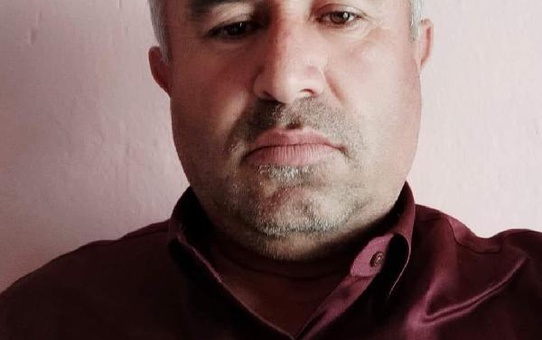 Traktör ile patates sökme makinesi arasına sıkışıp can verdi