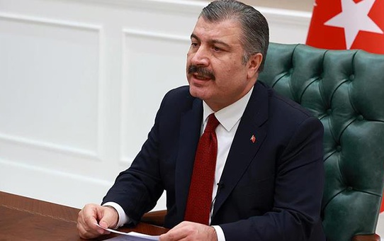 Asistan hekimlerin 36 saat çalıştığını belirten Bakan Koca, hiç vakit kaybetmeden yeni talimatları yolladı
