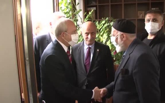 Kılıçdaroğlu, Ahmet Şakir Ergin Aşk Vakfı'nı ziyaret etti
