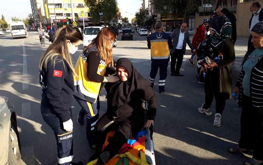 Otomobille motosiklet çarpıştı: 1 yaralı