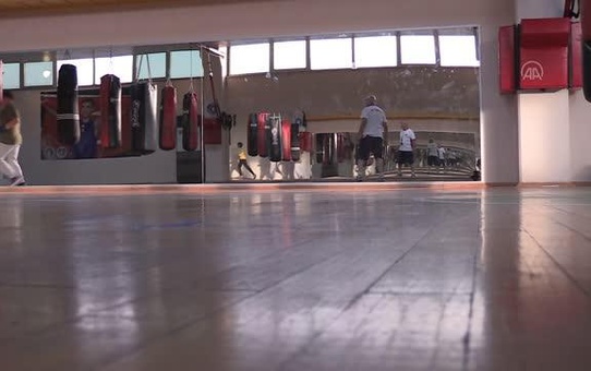 Boks eldiveni ve yumruklarla geçen bir ömür: Yılmaz Çağlar
