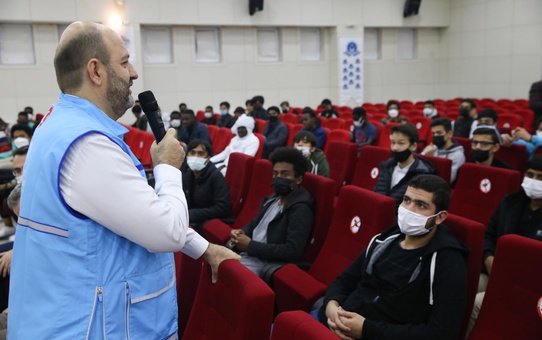 TDV Mütevelli Heyeti 2. Başkanı Açık'tan, Uluslararası İmam Hatip Lisesine ziyaret