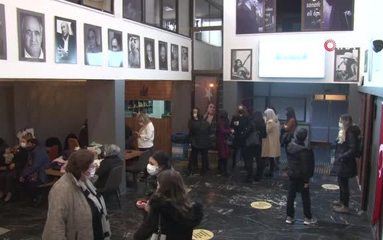 Kartal'da 'Koruyucu Aile' konusuna ışık tutan konferansa yoğun ilgi