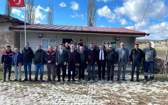 Çavdarhisar'da yol onarım ve stabilize çalışmaları