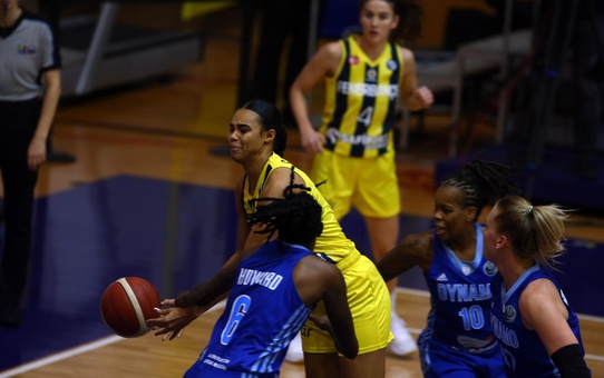Fenerbahçe farklı kazandı