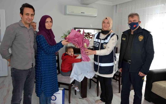 Polis özel öğrencileri yalnız bırakmadı