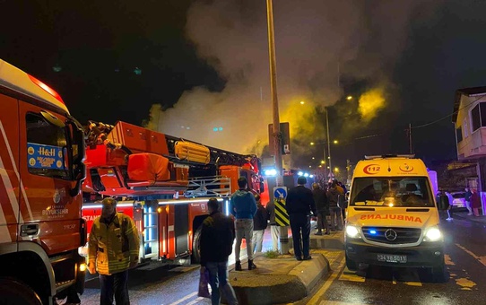 Beykoz'da gecekondu alevlere teslim oldu: 1 ölü