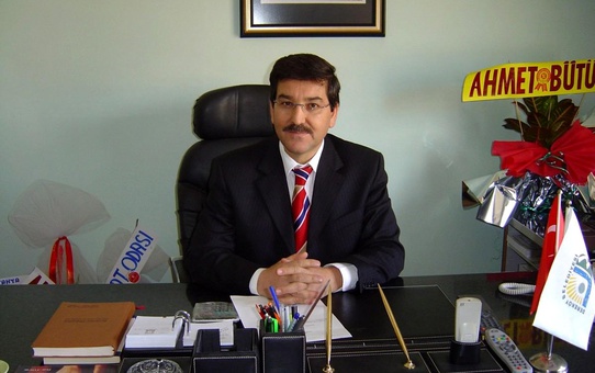 Eski Belediye Başkanı İsmail Akbulut, koronaya yenildi