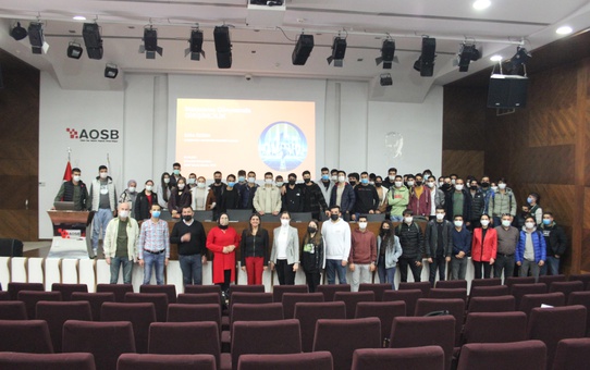 GED Başkanı Esra Özden, üniversite öğrencilerine seminer verdi