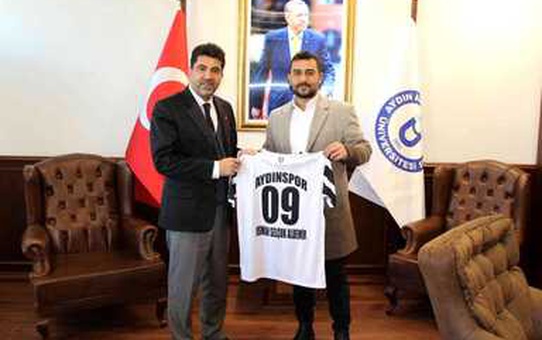 Aydınspor'dan Rektör Aldemir'e 'forma' jesti