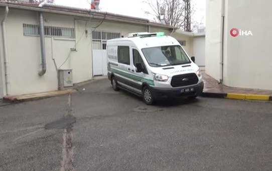 Tırın çarptığı motosikletin üzerindeki kadın hayatını kaybetti