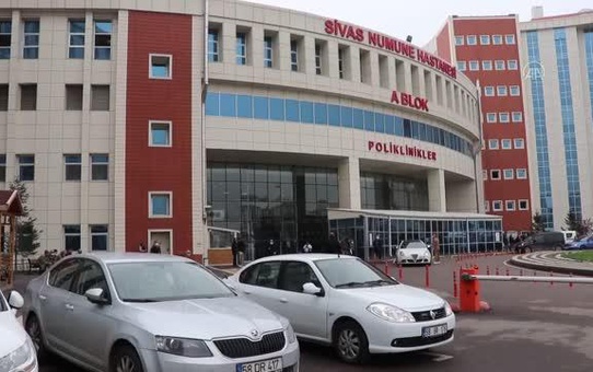 Kovid-19'u atlattıktan 10 gün sonra bebeğine kavuşan anneden gebelere aşı çağrısı