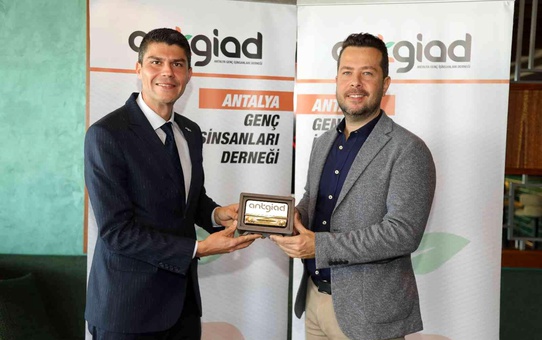 ANTGİAD İzzet Pinto ile girişimciliği konuştu