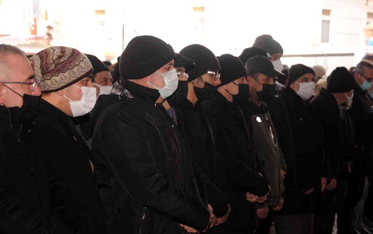Koronaya yakalanan engelli lise öğrencisi son yolculuğuna uğurlandı