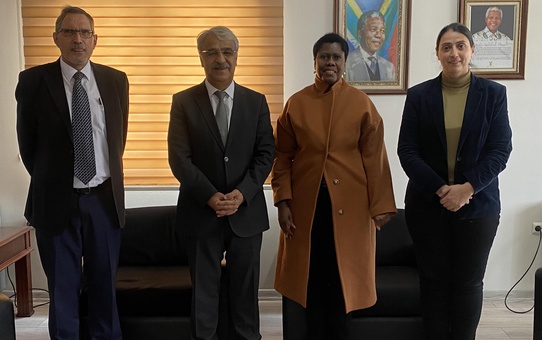 HDP Eş Genel Başkanı Sancar'dan Desmond Tutu için taziye ziyareti