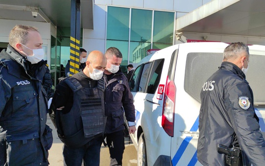 Son dakika haberi... Sakarya'da evinde öldürülen kişinin katil zanlısı tutuklandı