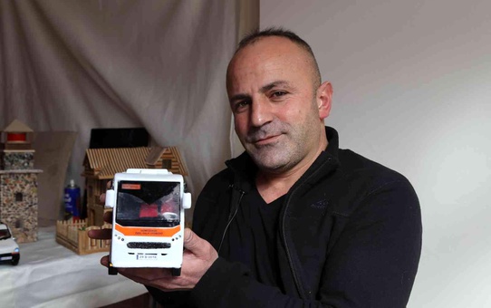 Pandemi sürecinde özledikleri dolmuşlarının maketini yaptılar