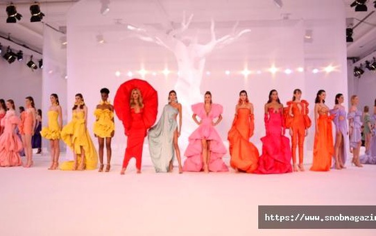 Boğazda Renkli Defile