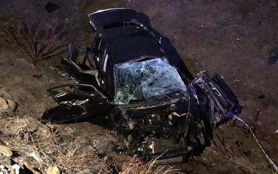 Buzlanma sebebiyle kontrolden çıkan otomobil şarampole devrildi: 2 ölü, 2 yaralı