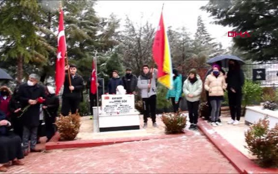 TÜRKİYE'NİN İLK KADIN ŞEHİT PİLOTU AYFER GÖK, MEZARI BAŞINDA ANILDI