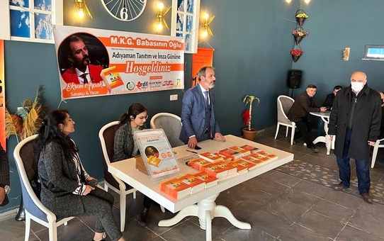 Yazar Ekrem Arpak Adıyaman'da imza günü düzenledi