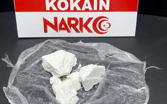 Baharatlayıp alüminyum folyoya sardığı kokainle yakalandı