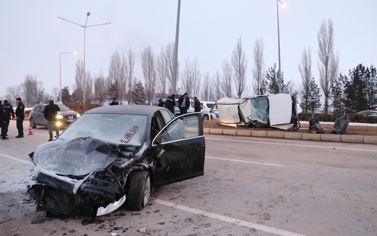 Erzurum'daki trafik kazasında 1 kişi öldü, 1 kişi yaralandı