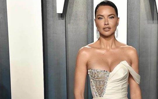 Adriana Lima 40 yaşında üçüncü bebeğine hamile! Video ile duyurdu