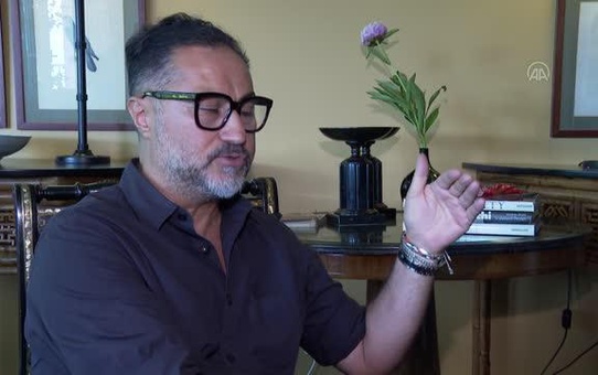 Tasarımcı Emrah Yücel, çocukluktan Hollywood'a uzanan sanat yolculuğunu anlattı