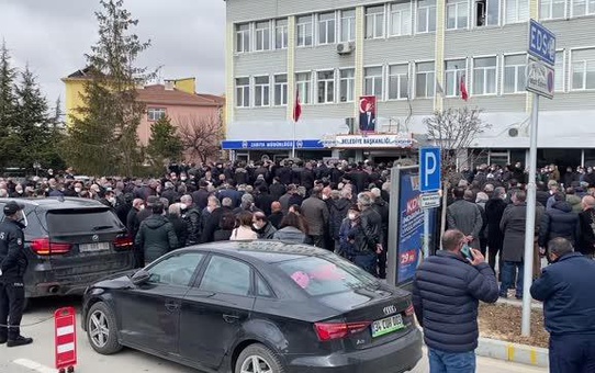 Vefat eden eski Kırşehir Belediye Başkanı Gürses son yolculuğuna uğurlandı