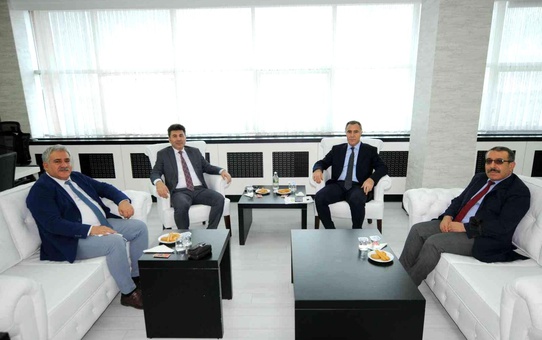 Dr. Aydın, Rektör Karacoşkun'la bir araya geldi