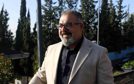 Halk müziği sanatçısı şiddet gören kadınları klibinde oynattı