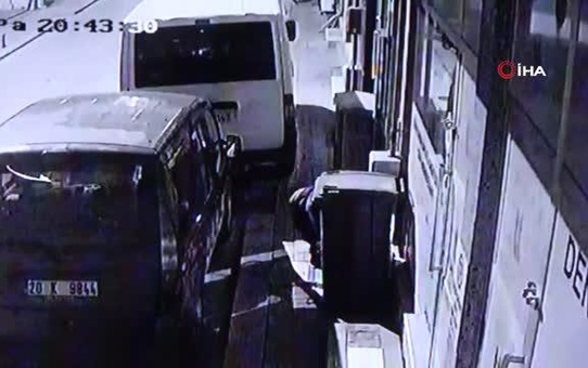 Doğalgaz topraklama kablolarını kese kese gitti...Sokak boyu kablo hırsızlığı kamerada