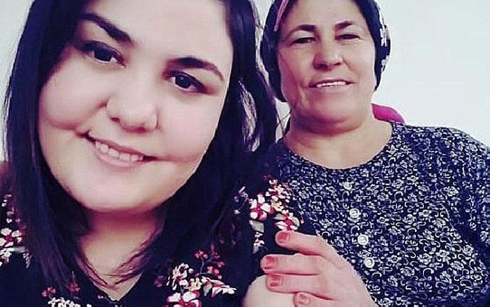 Hayatını yürüyemeyen 2 çocuğuna adadı