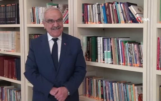 Şair İsa Kahraman DPÜ'ye bin 91 kitap bağışladı