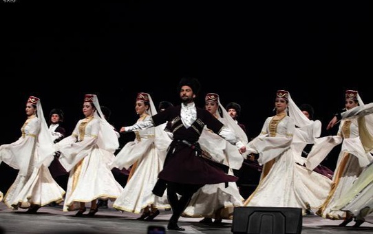 Kafkas Halk Dansları Ankara'da sahnelendi