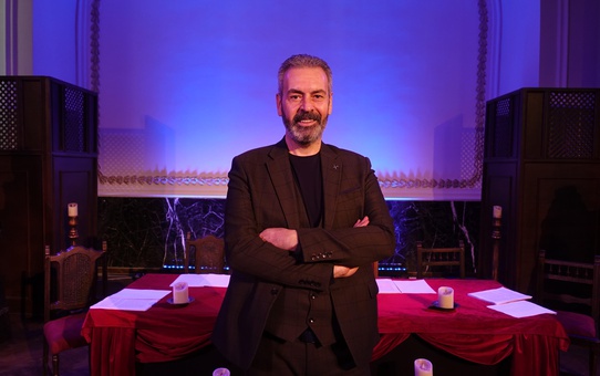 'Kahramanlar ve Soytarılar' tiyatro izleyicisiyle buluştu