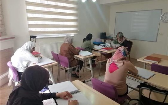 Görme engelliler için Braille alfabesi ile mukabele