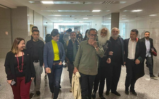 Eşber Yağmurdereli 'Terör Örgütü Propagandası Yapmak' Suçundan Beraat Etti